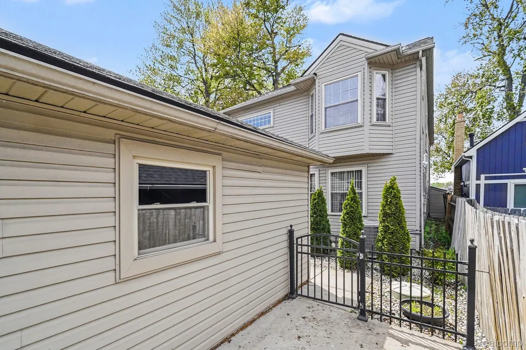 3506 Union Lake Road Commerce Charter Township MI 48382