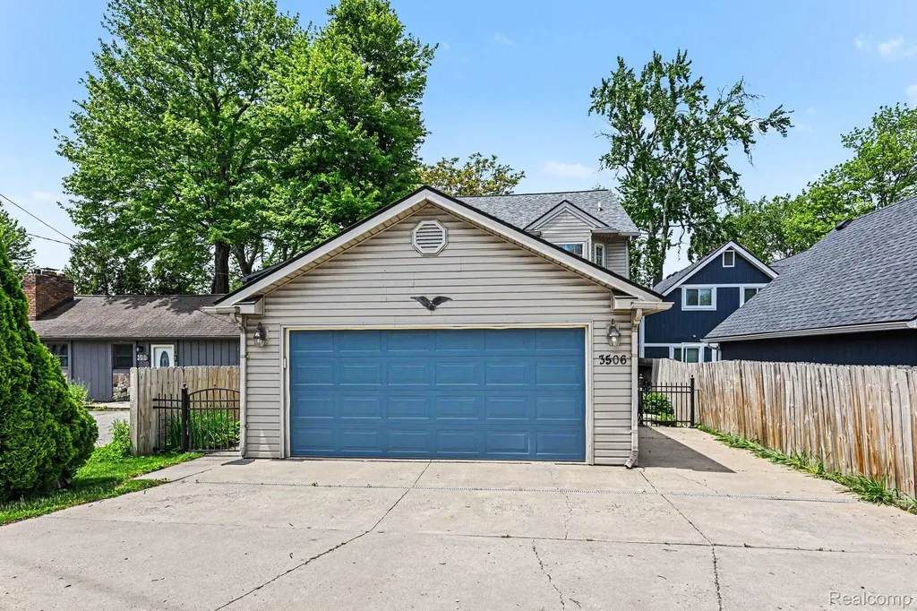 3506 Union Lake Road Commerce Charter Township MI 48382