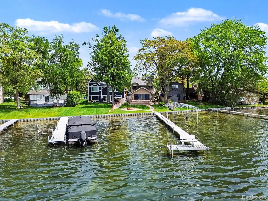 3506 Union Lake Road Commerce Charter Township MI 48382