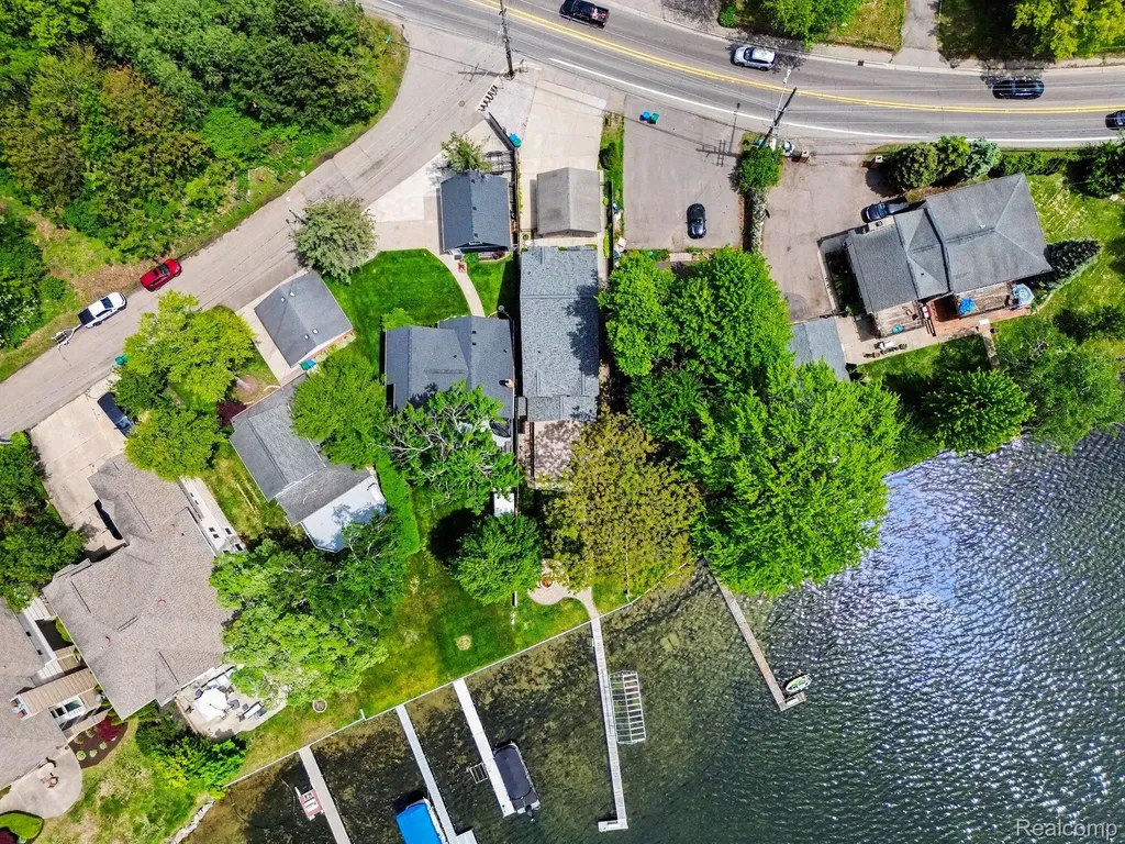 3506 Union Lake Road Commerce Charter Township MI 48382