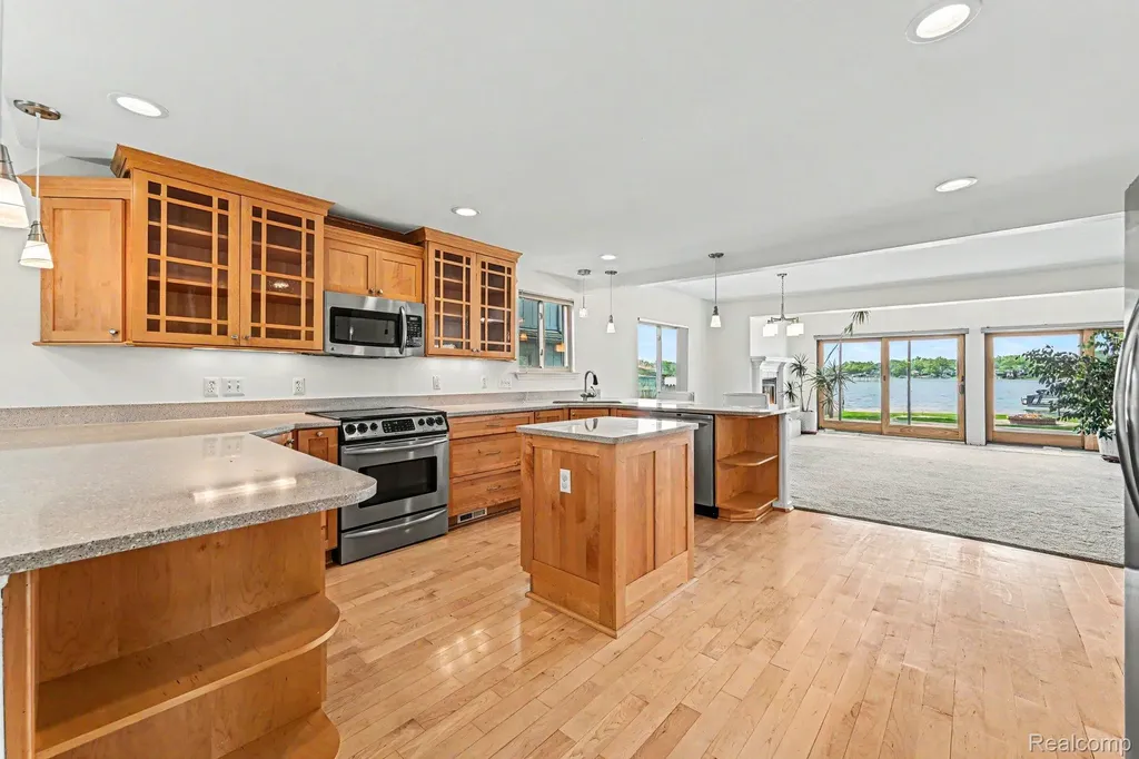 3506 Union Lake Road Commerce Charter Township MI 48382