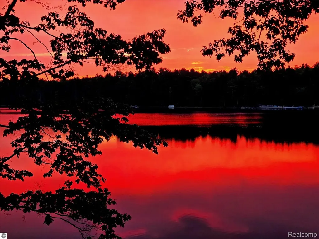 8768 Sunset Trail NE Blue Lake Township MI 49659