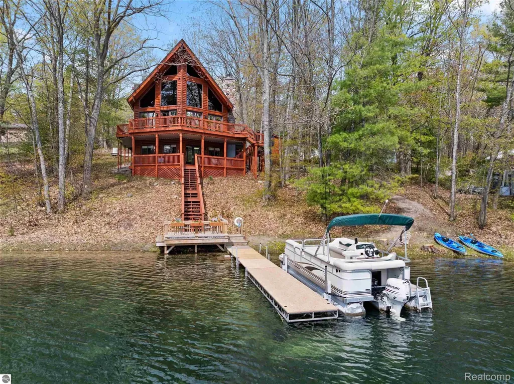 8768 Sunset Trail NE Blue Lake Township MI 49659