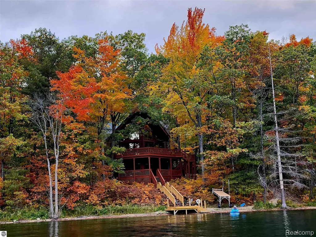 8768 Sunset Trail NE Blue Lake Township MI 49659