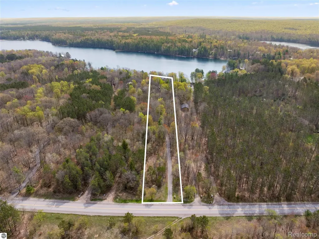 8768 Sunset Trail NE Blue Lake Township MI 49659