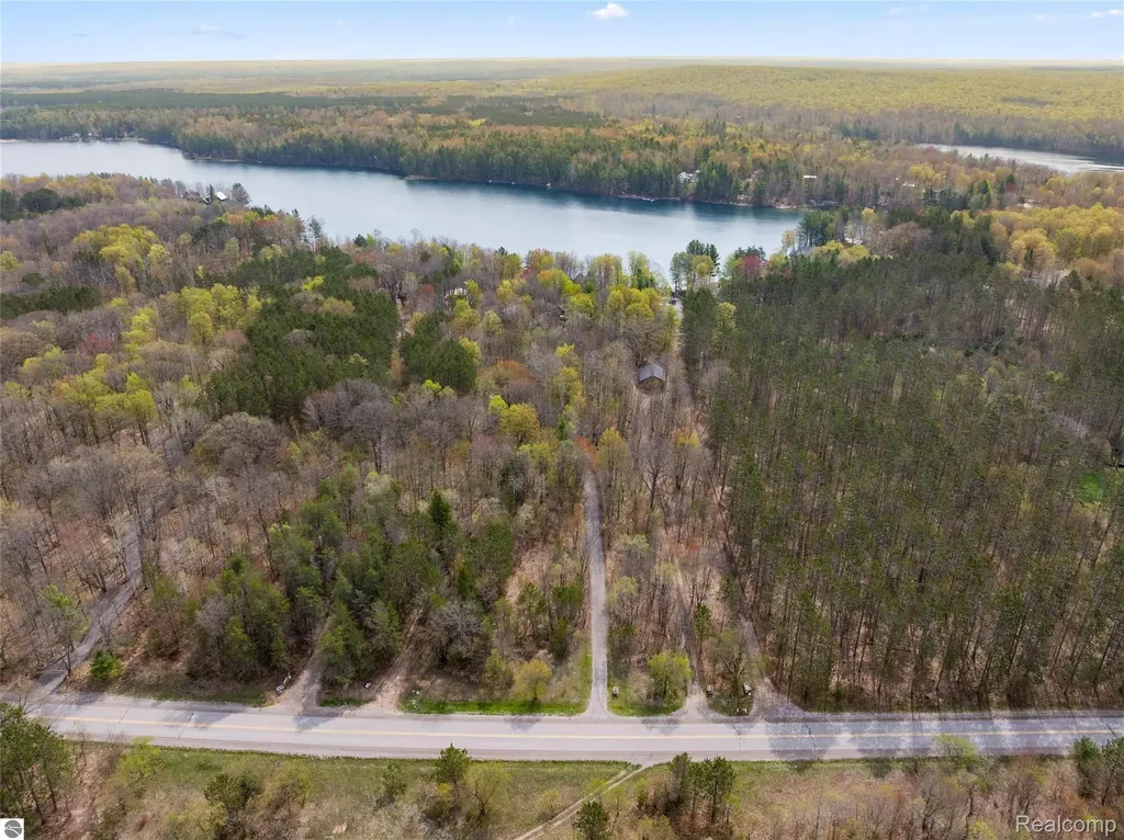 8768 Sunset Trail NE Blue Lake Township MI 49659