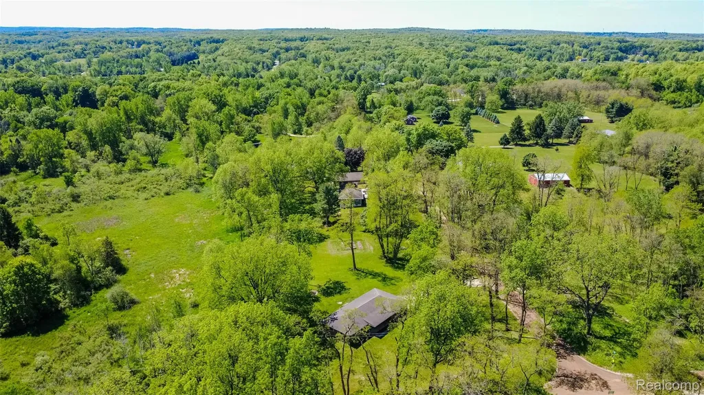 2875 Auten Road Groveland Township MI 48462