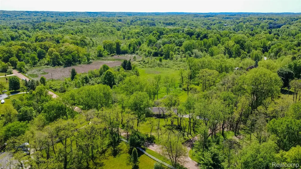 2875 Auten Road Groveland Township MI 48462