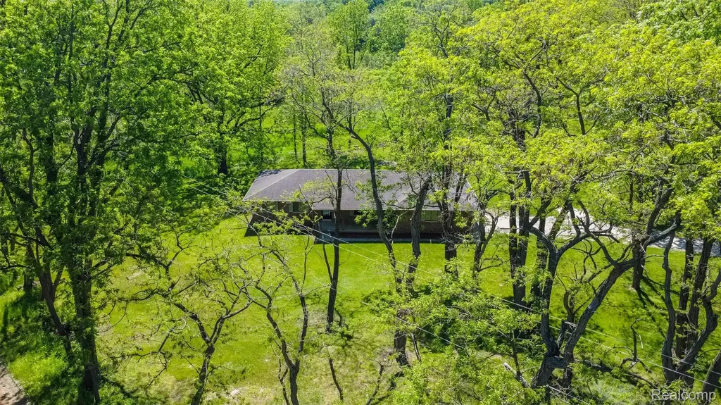 2875 Auten Road Groveland Township MI 48462