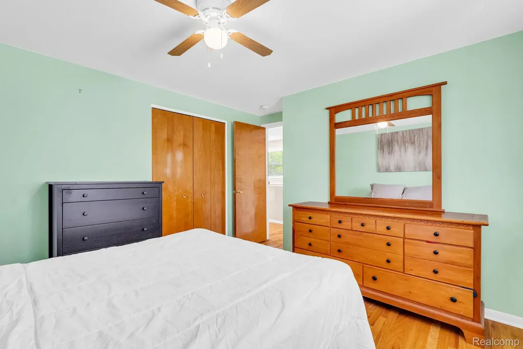 30615 Grandview Avenue Westland City MI 48186
