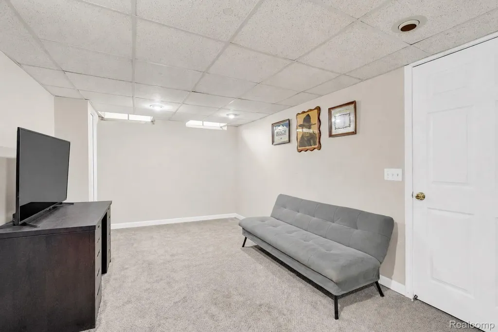 30615 Grandview Avenue Westland City MI 48186