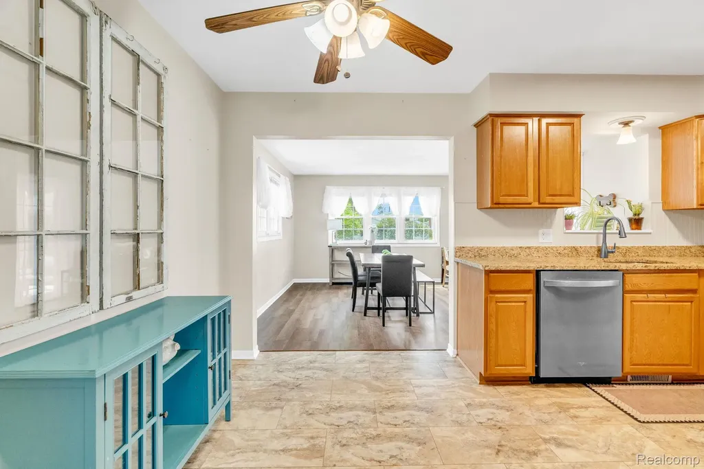 30615 Grandview Avenue Westland City MI 48186