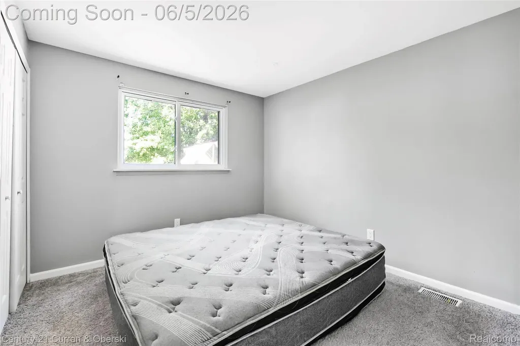15556 Taft Street Romulus City MI 48174