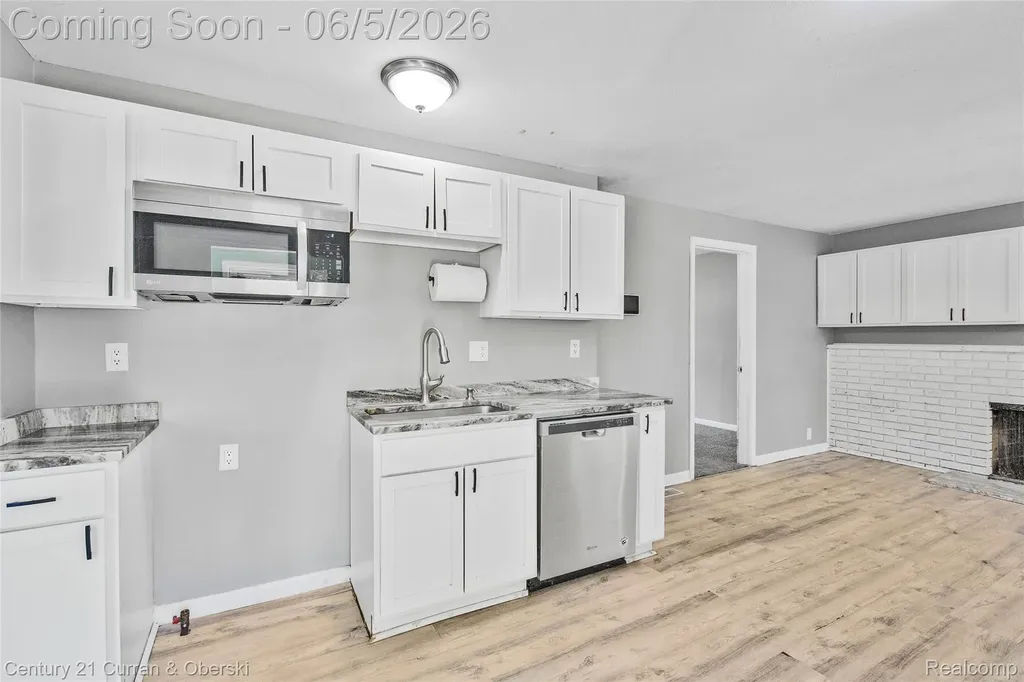 15556 Taft Street Romulus City MI 48174