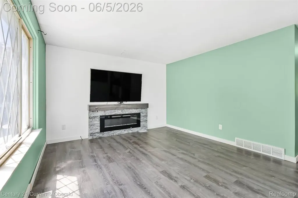 15556 Taft Street Romulus City MI 48174