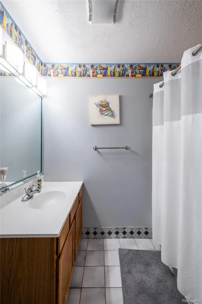 5098 Harvest Lane Vienna Charter Township MI 48420