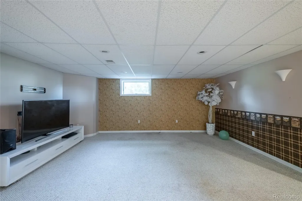 5098 Harvest Lane Vienna Charter Township MI 48420