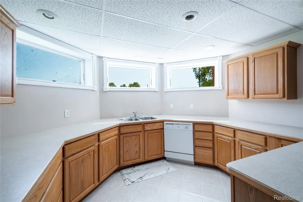 5098 Harvest Lane Vienna Charter Township MI 48420