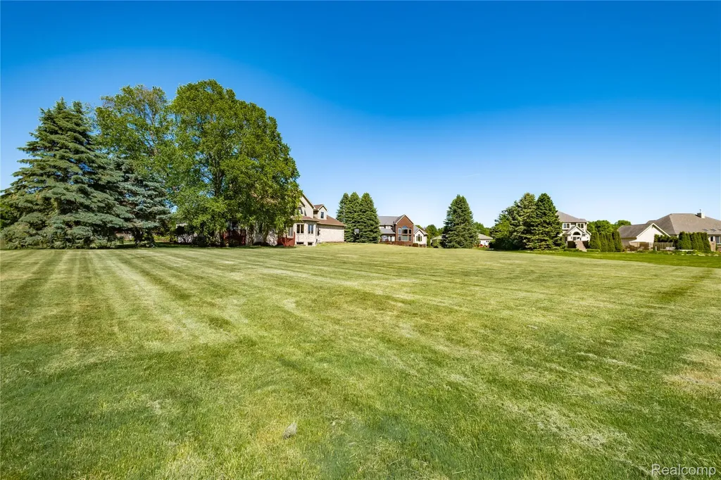 5098 Harvest Lane Vienna Charter Township MI 48420