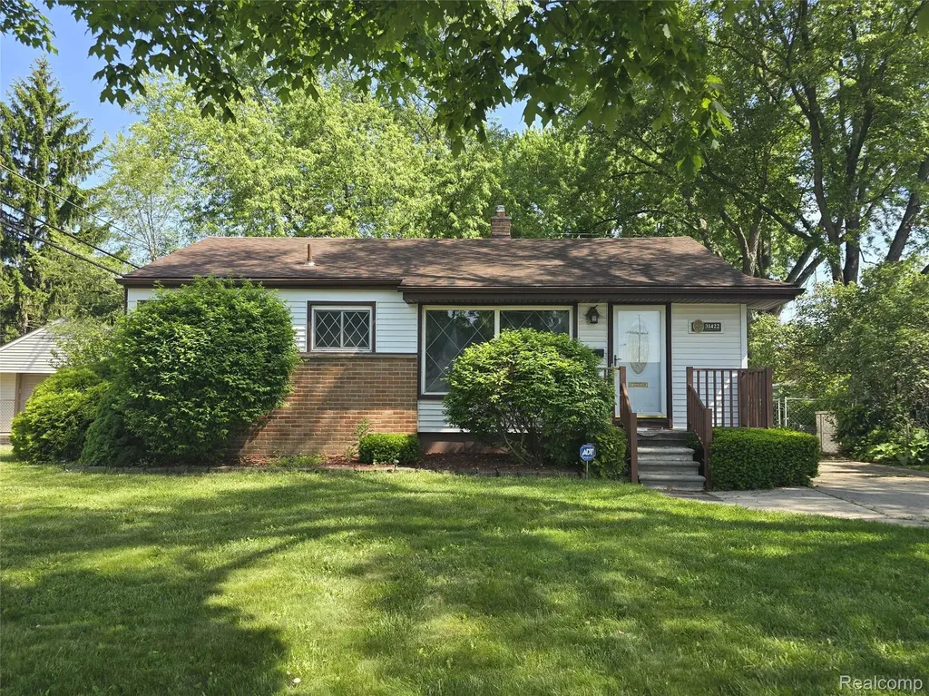 31422 Hazelwood Street Westland City MI 48186