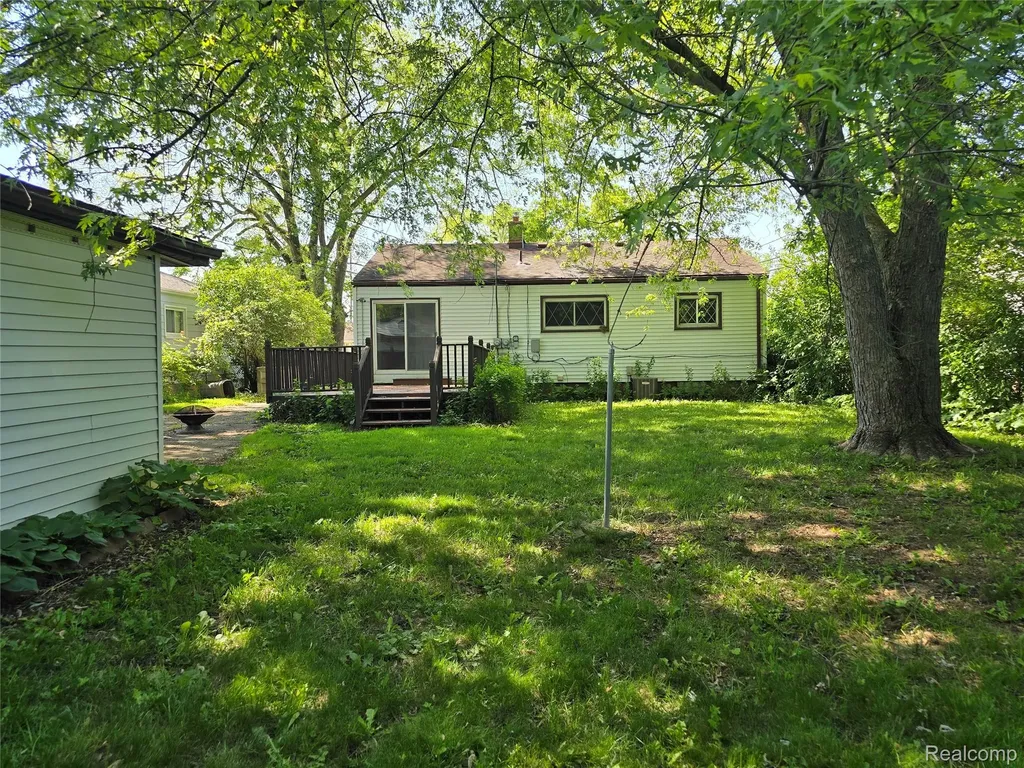 31422 Hazelwood Street Westland City MI 48186