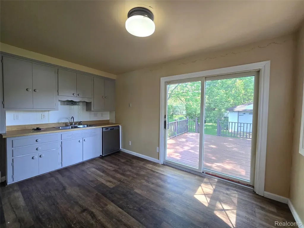 31422 Hazelwood Street Westland City MI 48186