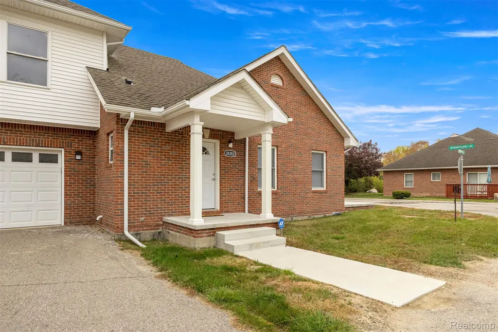 28202 Fortson Lane Inkster City MI 48141
