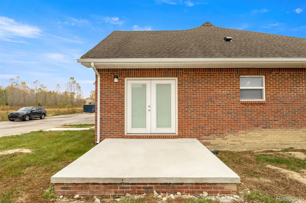 28202 Fortson Lane Inkster City MI 48141