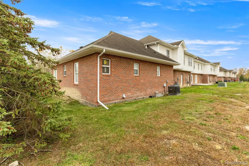 28202 Fortson Lane Inkster City MI 48141