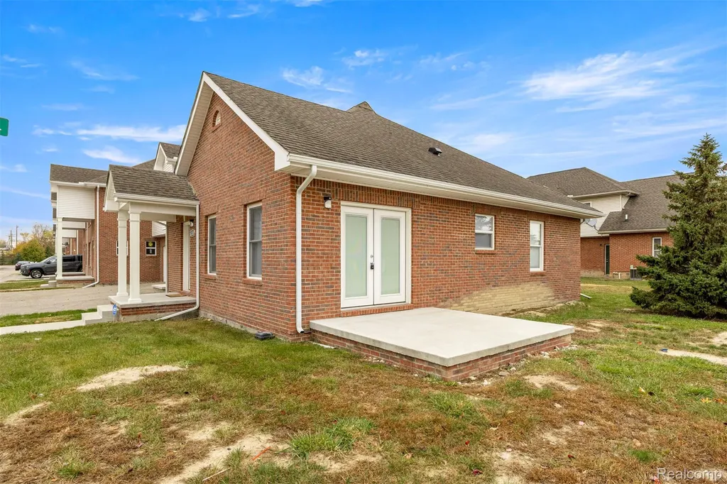 28202 Fortson Lane Inkster City MI 48141