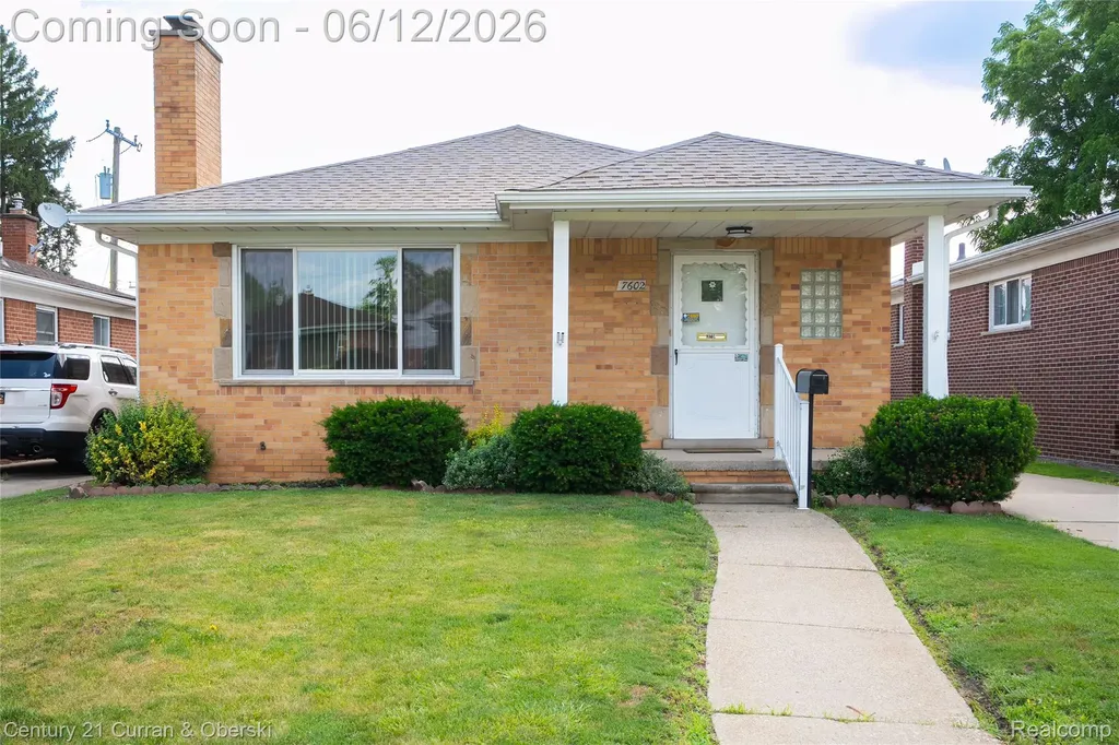 7602 Highview Street Dearborn Heights City MI 48127