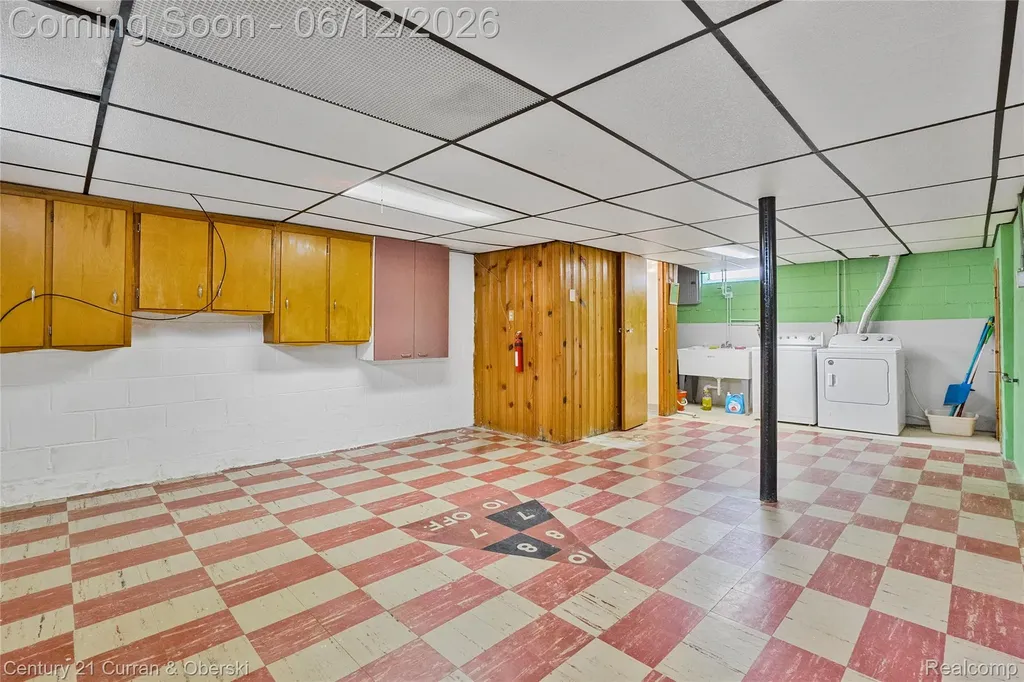 7602 Highview Street Dearborn Heights City MI 48127
