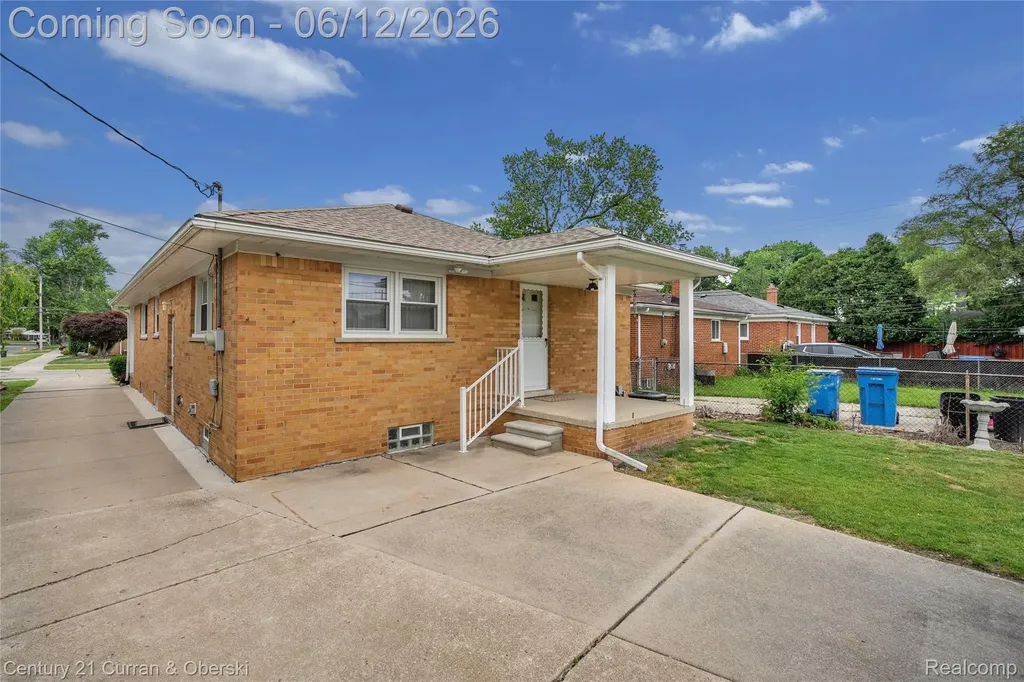 7602 Highview Street Dearborn Heights City MI 48127