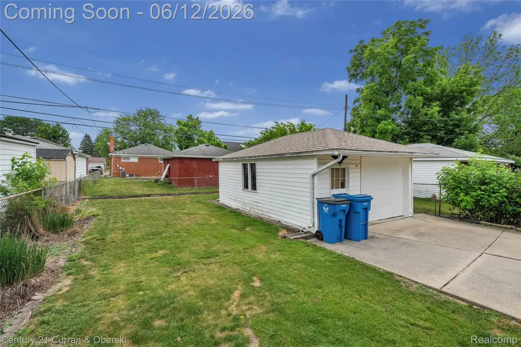 7602 Highview Street Dearborn Heights City MI 48127
