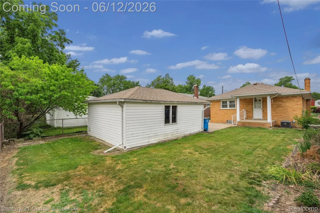 7602 Highview Street Dearborn Heights City MI 48127