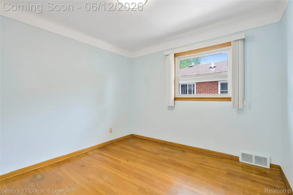 7602 Highview Street Dearborn Heights City MI 48127