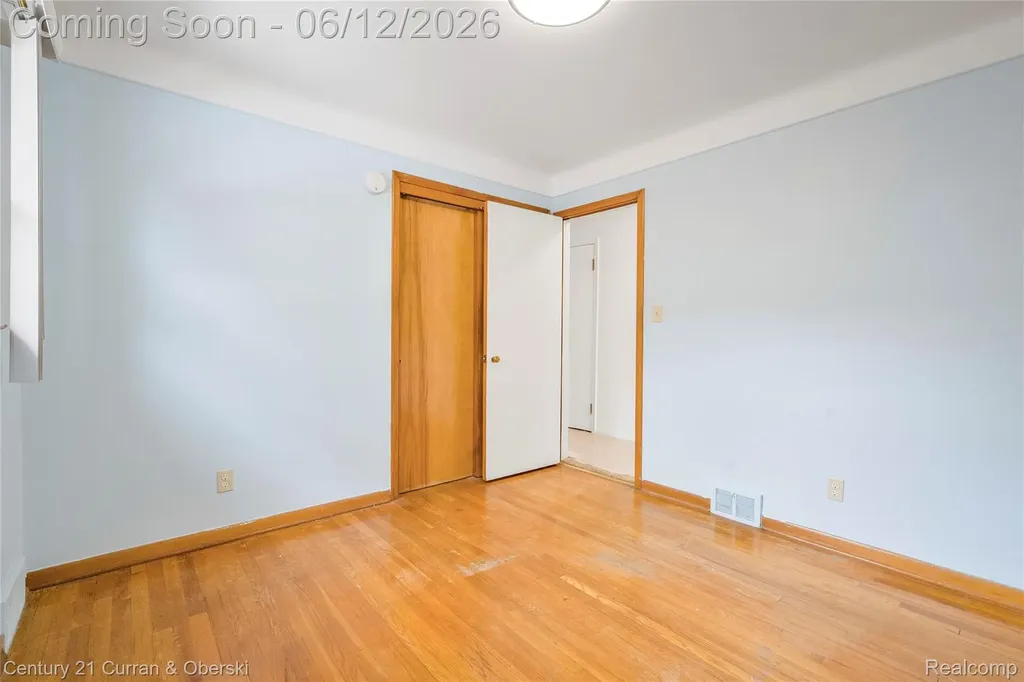 7602 Highview Street Dearborn Heights City MI 48127