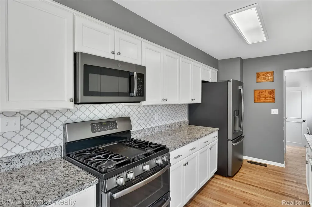 173 Pickford Street Novi City MI 48377