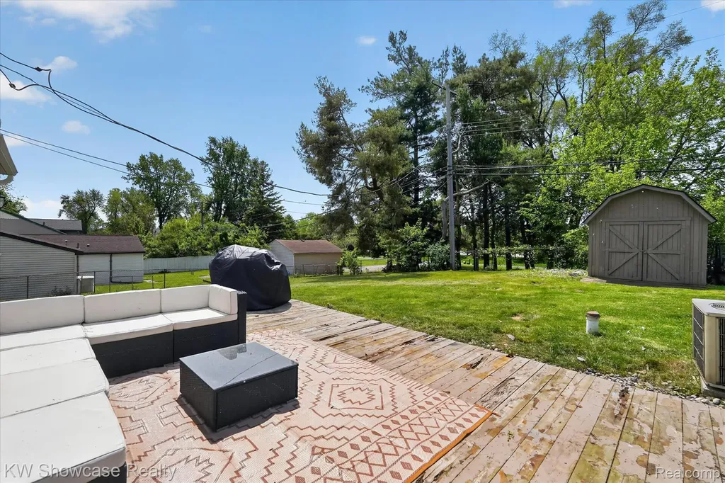 173 Pickford Street Novi City MI 48377