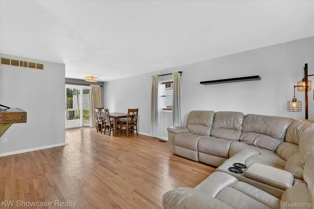 173 Pickford Street Novi City MI 48377