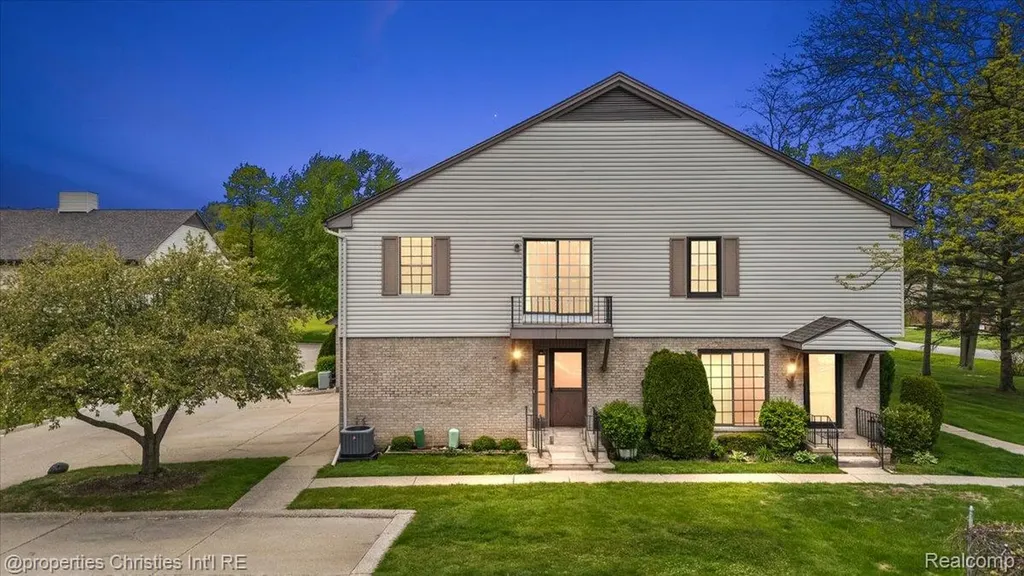 35164 N Bay Circle Harrison Charter Township MI 48045
