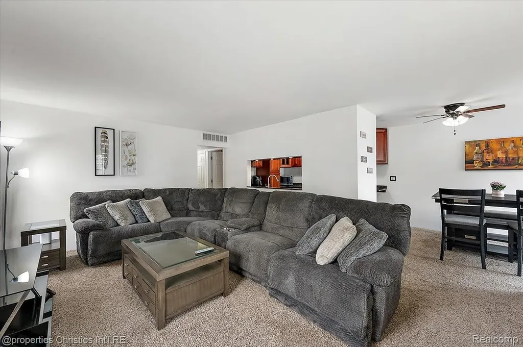 35164 N Bay Circle Harrison Charter Township MI 48045