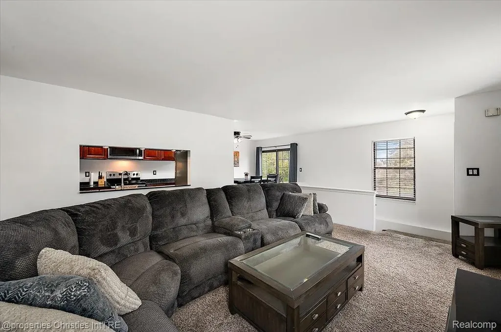 35164 N Bay Circle Harrison Charter Township MI 48045