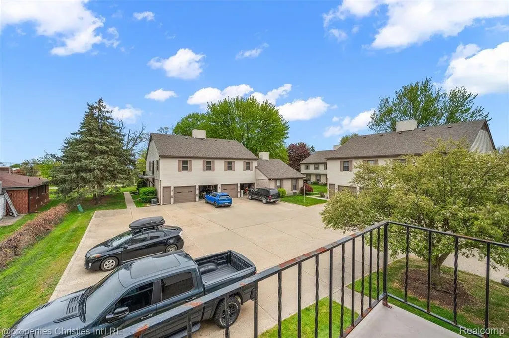 35164 N Bay Circle Harrison Charter Township MI 48045