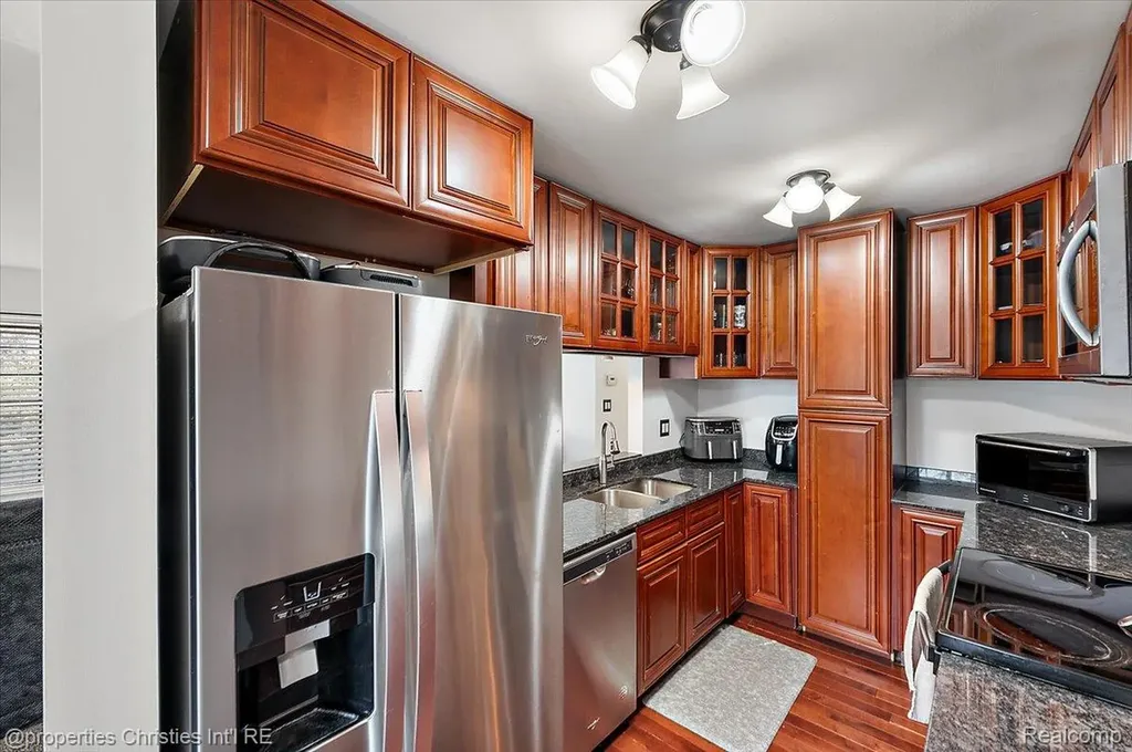 35164 N Bay Circle Harrison Charter Township MI 48045