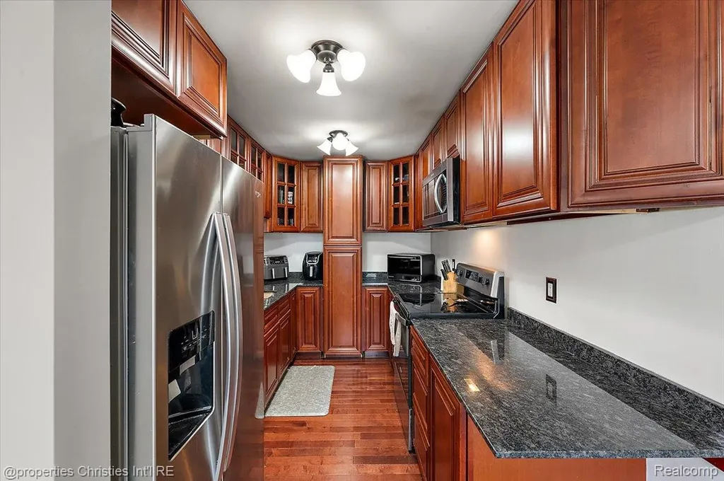 35164 N Bay Circle Harrison Charter Township MI 48045