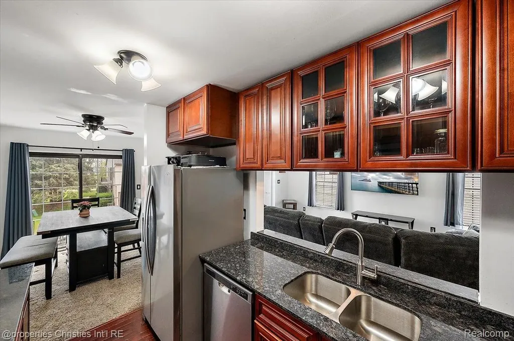 35164 N Bay Circle Harrison Charter Township MI 48045