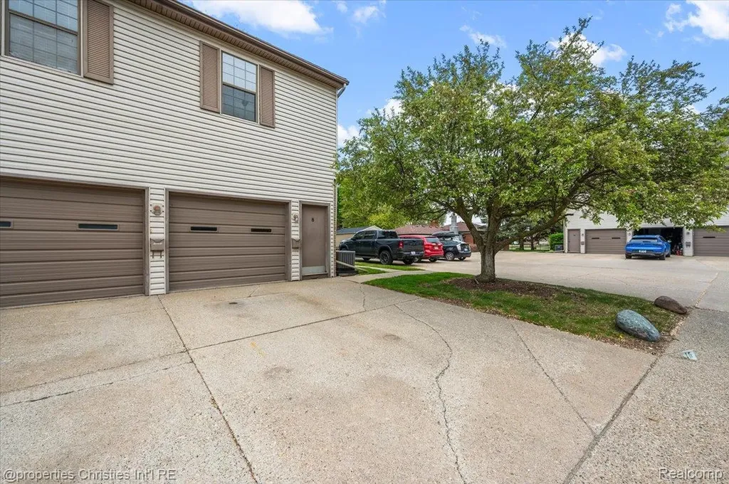 35164 N Bay Circle Harrison Charter Township MI 48045