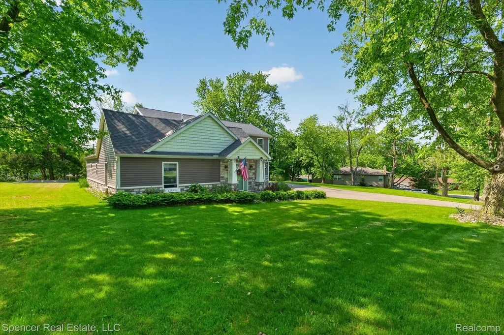 6415 Sunnydale Road Independence Charter Township MI 48346