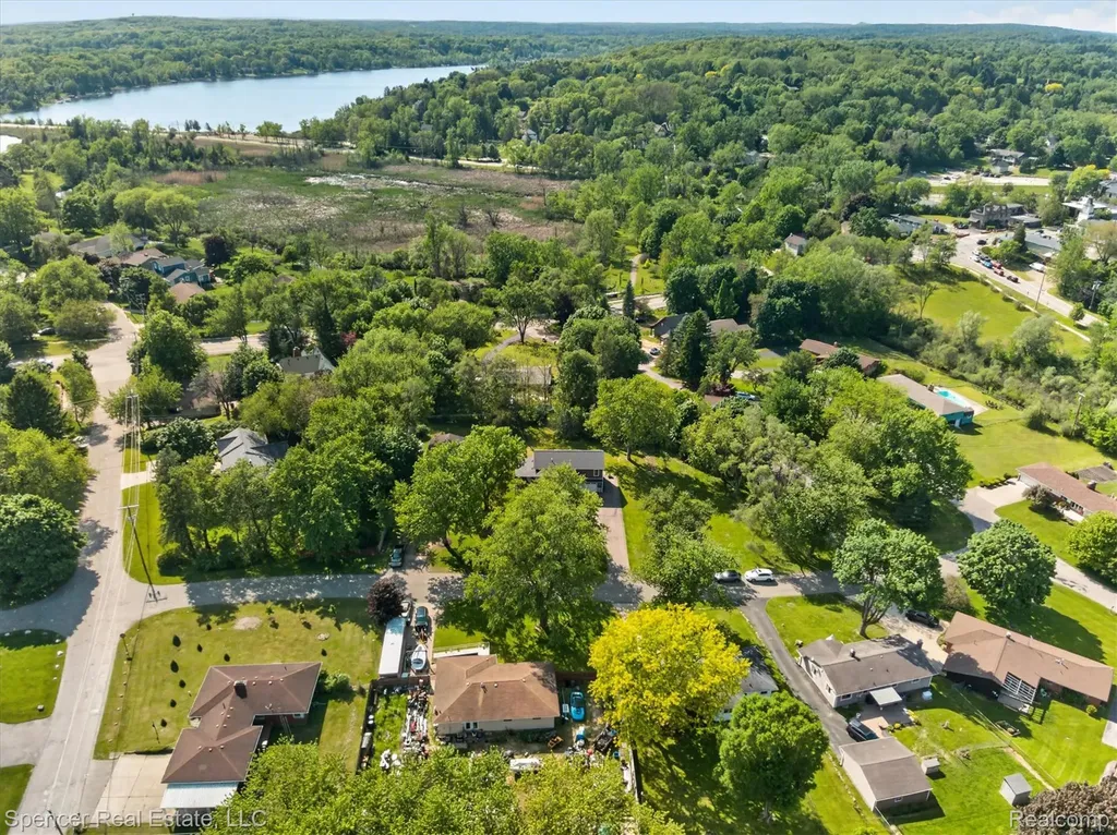 6415 Sunnydale Road Independence Charter Township MI 48346